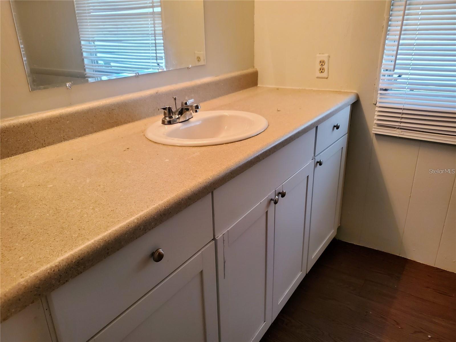 VILLAGE UNIT 03 LAKELAND - Residential Lease