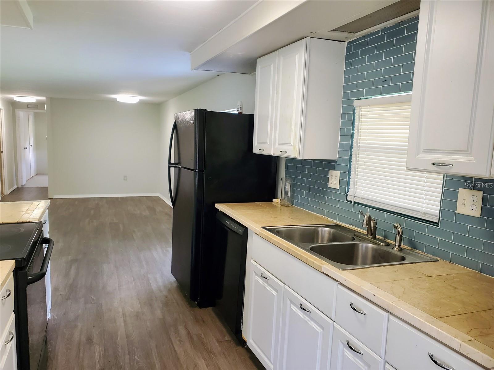 VILLAGE UNIT 03 LAKELAND - Residential Lease