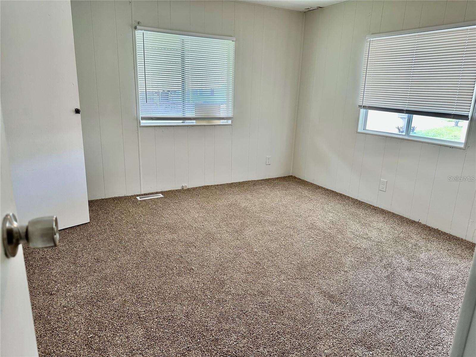 VILLAGE UNIT 03 LAKELAND - Residential Lease