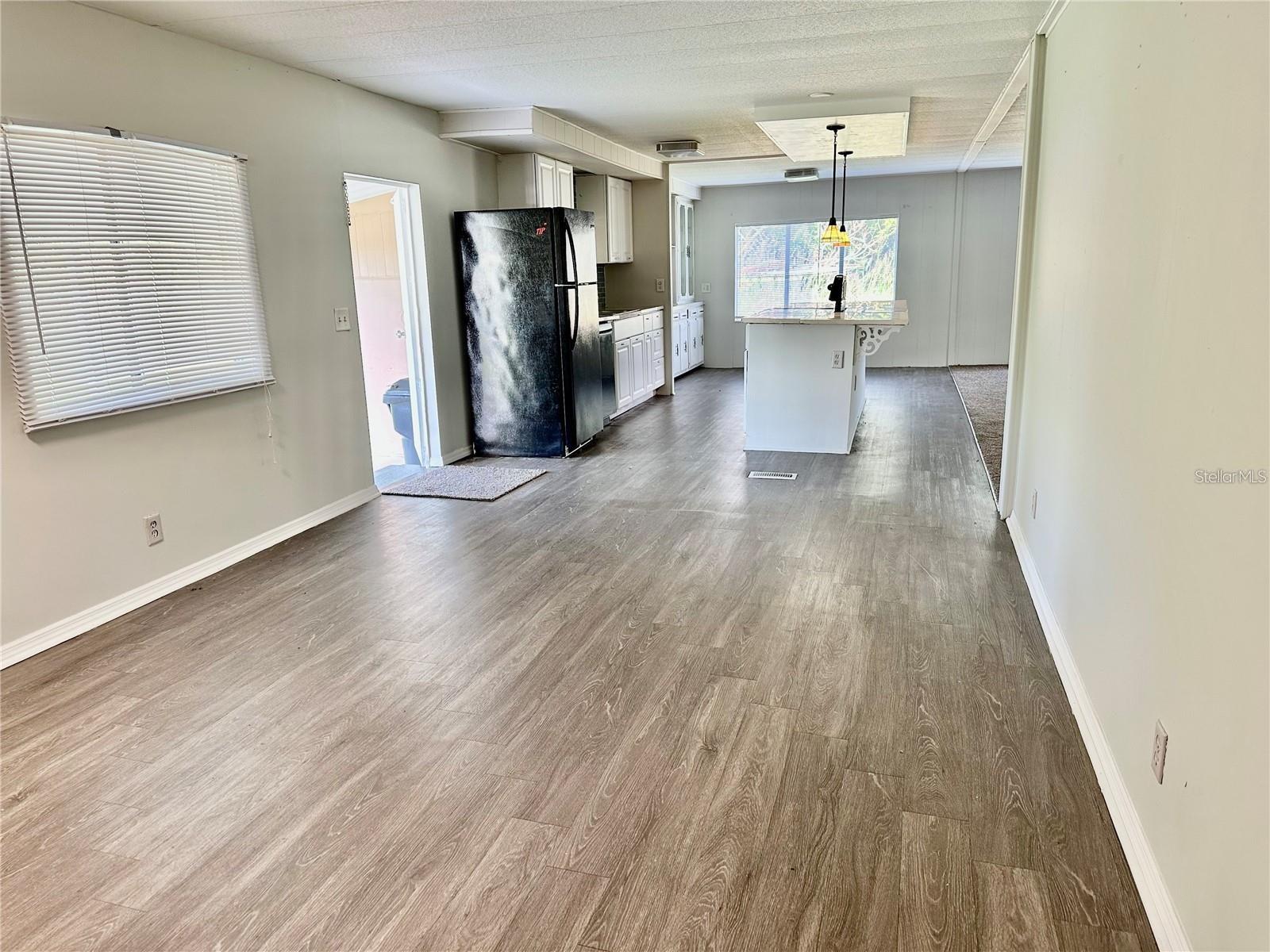 VILLAGE UNIT 03 LAKELAND - Residential Lease