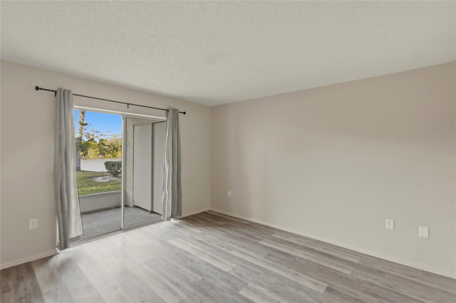 BAYSHORE ON THE LAKE APTS II SEC 2 - Residential