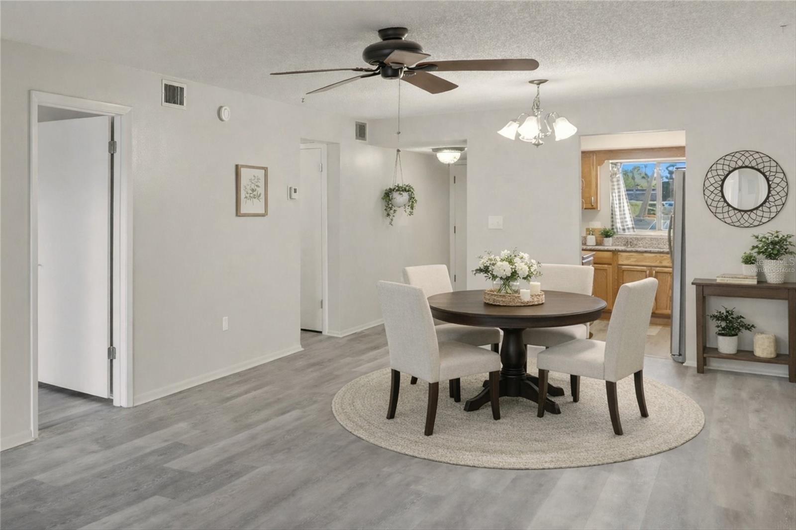 BAYSHORE ON THE LAKE APTS II SEC 2 - Residential