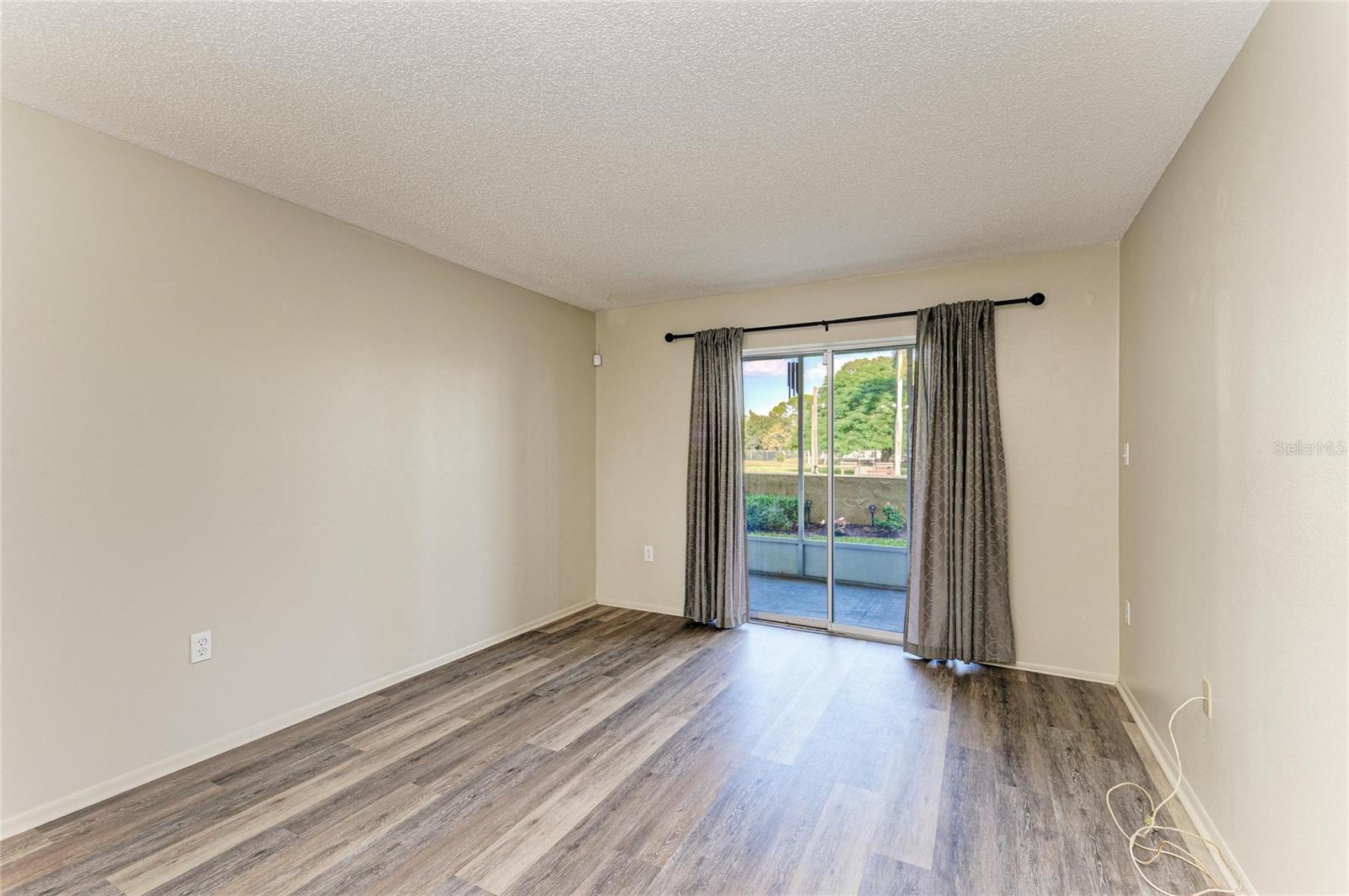 BAYSHORE ON THE LAKE APTS II SEC 2 - Residential