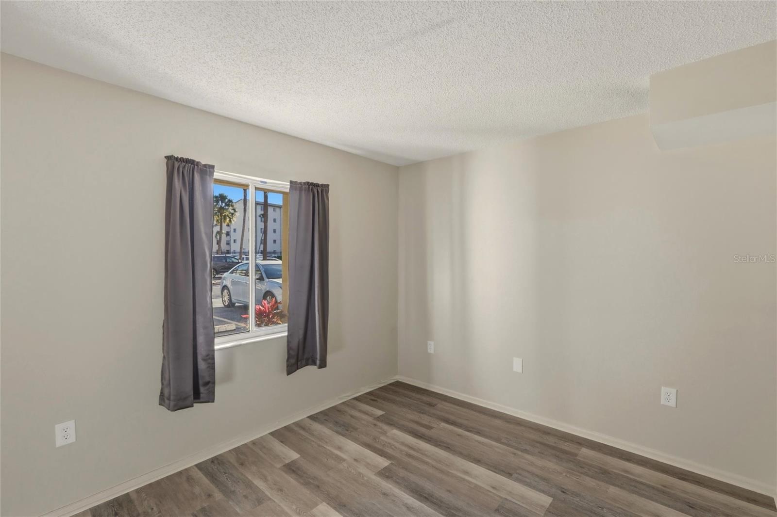 BAYSHORE ON THE LAKE APTS II SEC 2 - Residential