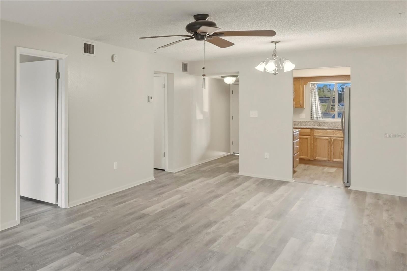 BAYSHORE ON THE LAKE APTS II SEC 2 - Residential