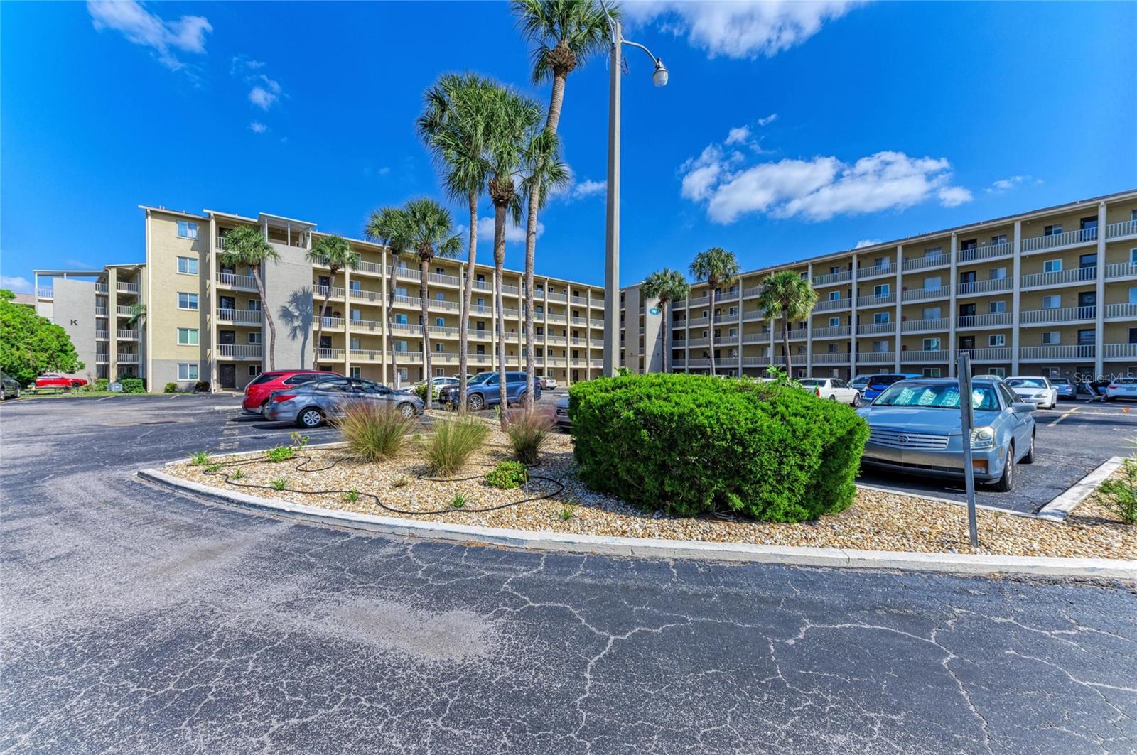 BAYSHORE ON THE LAKE APTS II SEC 2 - Residential