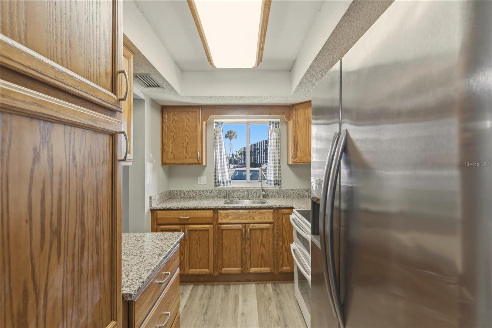 BAYSHORE ON THE LAKE APTS II SEC 2 - Residential