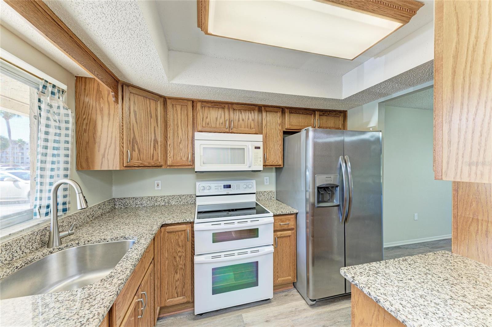 BAYSHORE ON THE LAKE APTS II SEC 2 - Residential