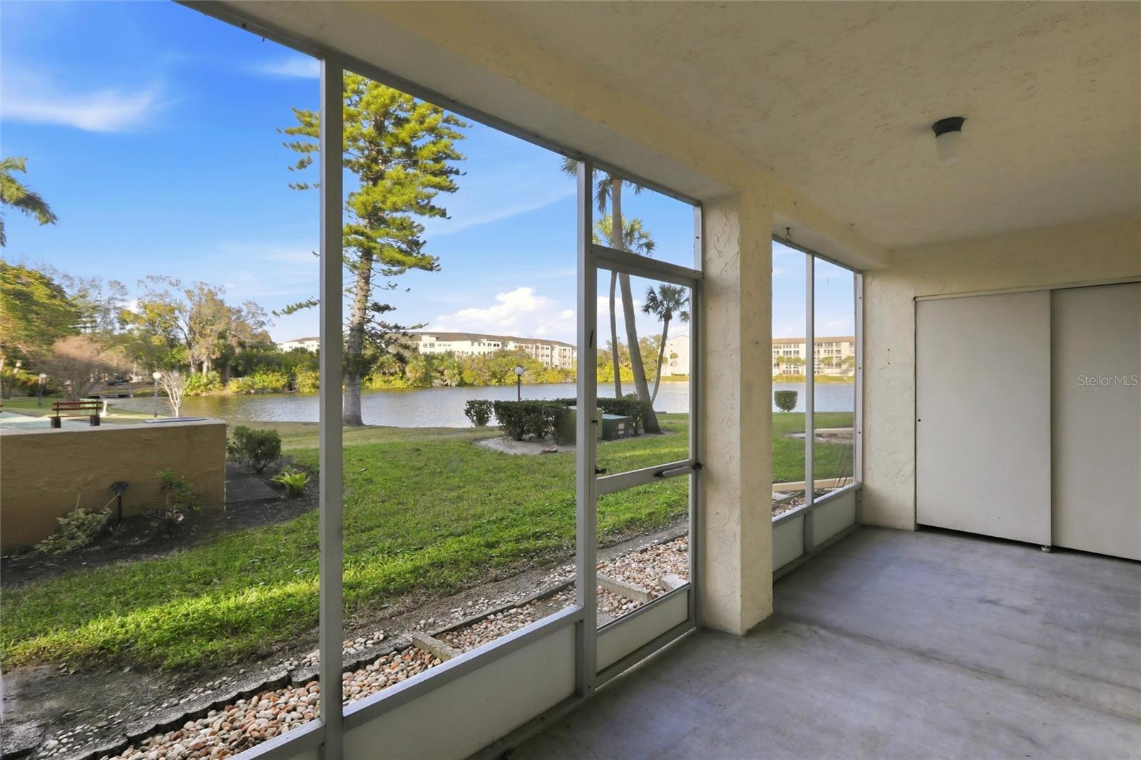 BAYSHORE ON THE LAKE APTS II SEC 2 - Residential