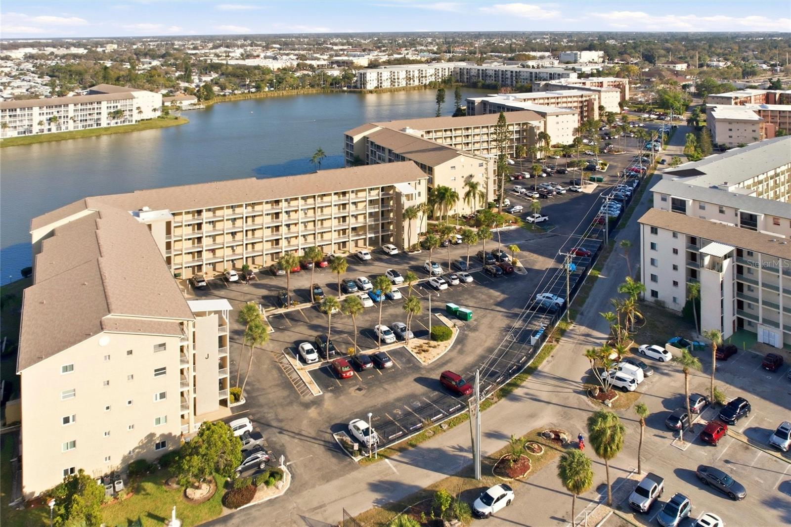 BAYSHORE ON THE LAKE APTS II SEC 2 - Residential