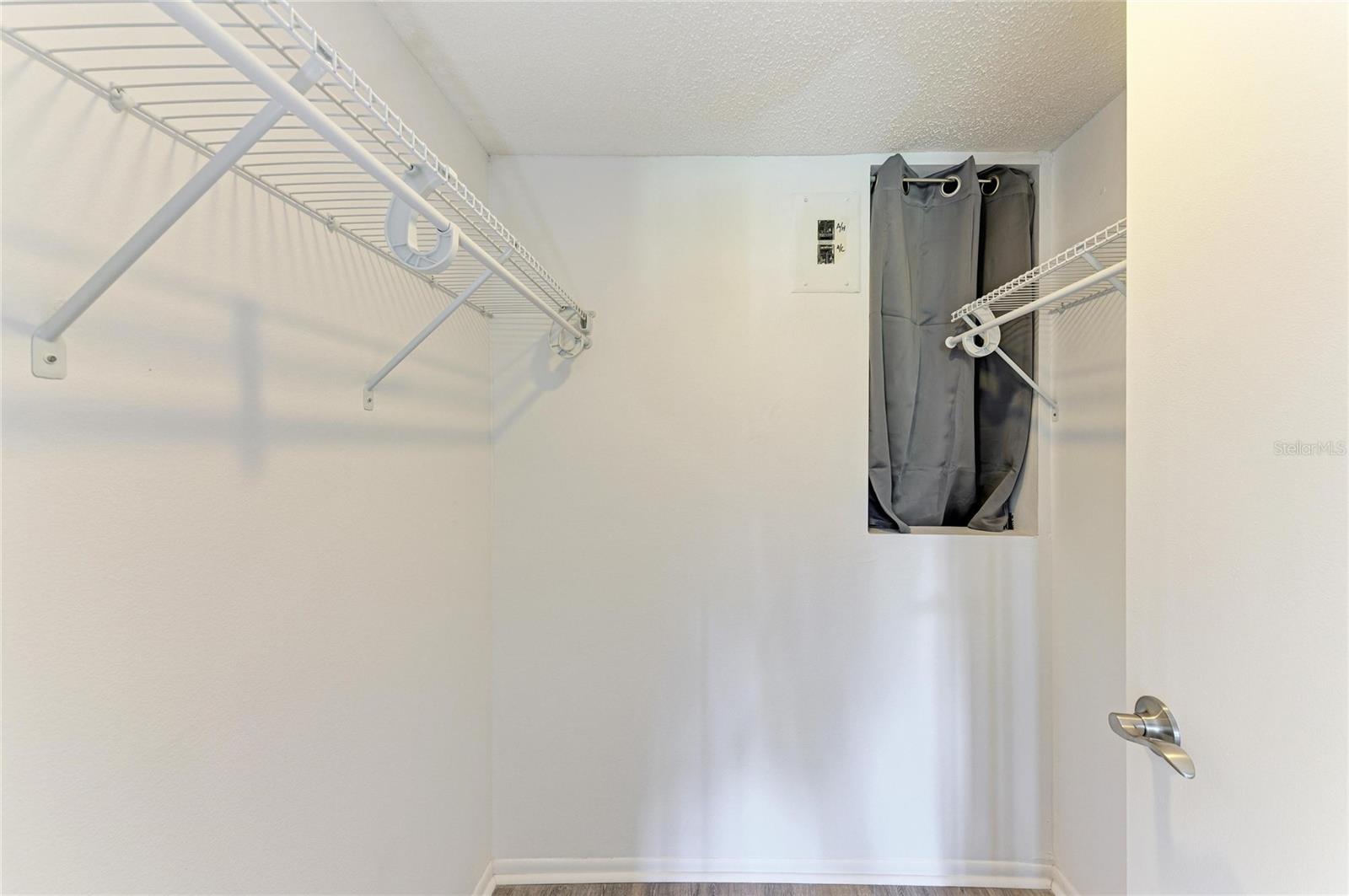 BAYSHORE ON THE LAKE APTS II SEC 2 - Residential