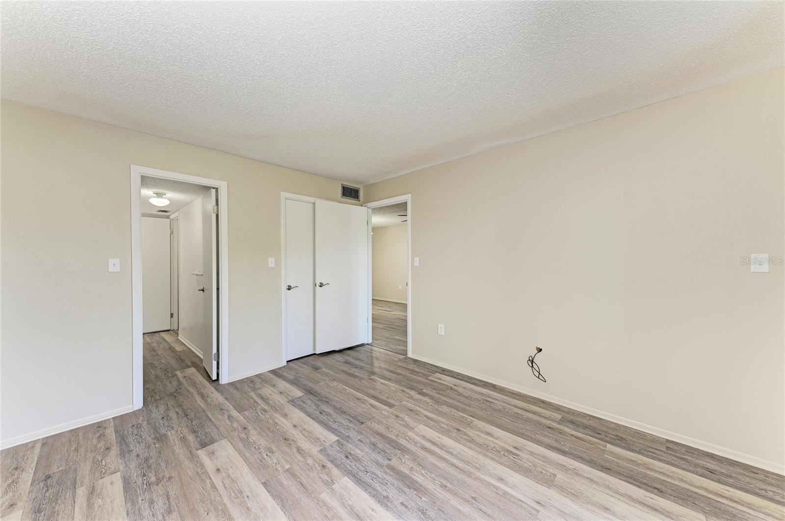 BAYSHORE ON THE LAKE APTS II SEC 2 - Residential