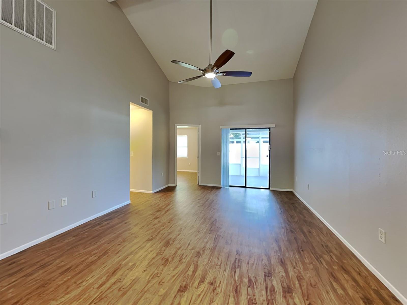 TIMBER WOOD - Residential Lease