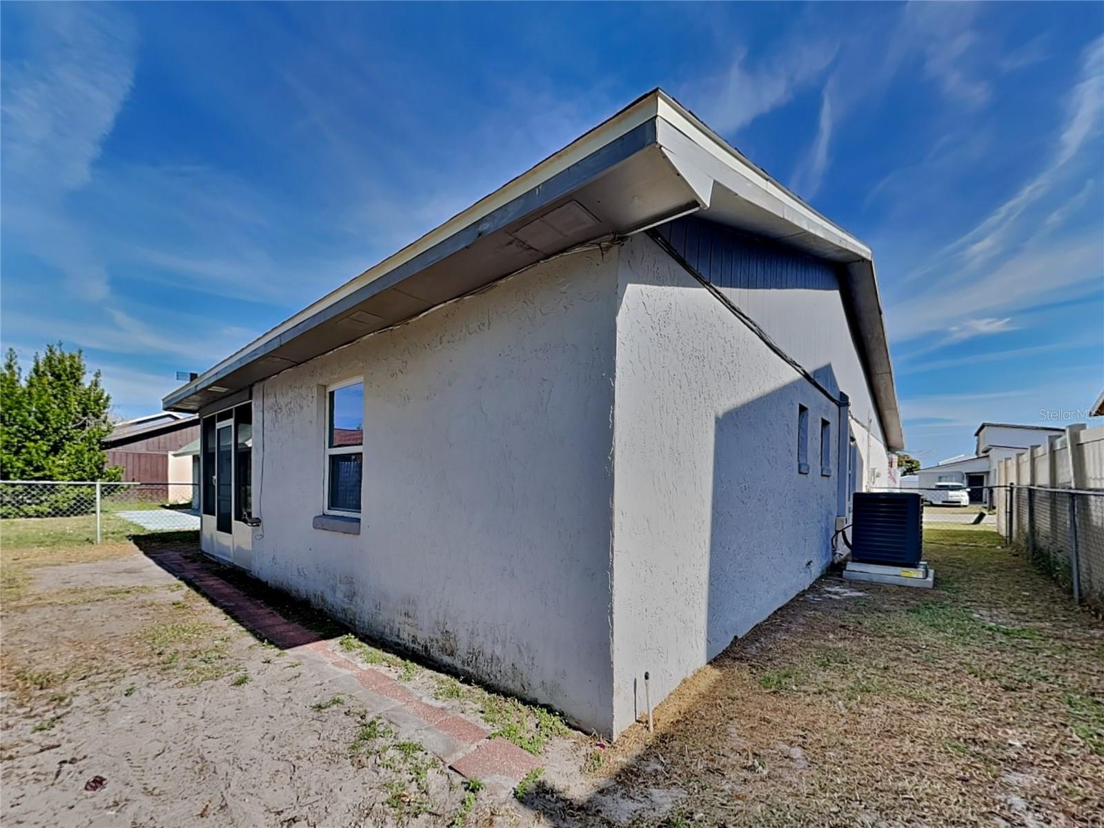 TIMBER WOOD - Residential Lease