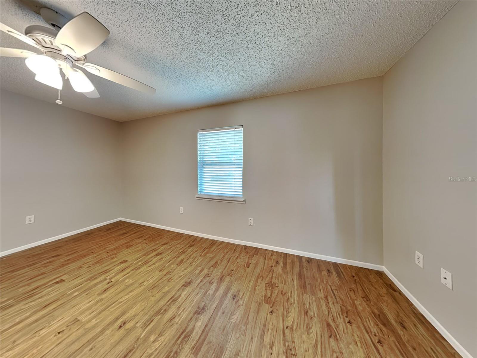 TIMBER WOOD - Residential Lease