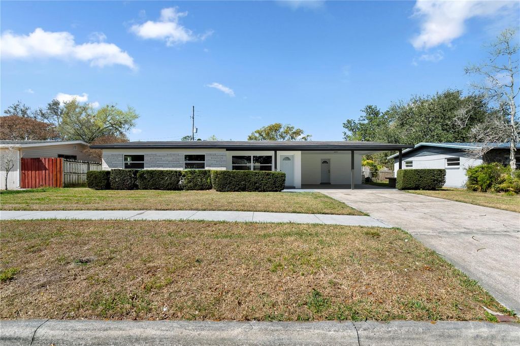 Photo of 1628 Larkin Avenue, Orlando, FL 32812 (MLS # O6385250)