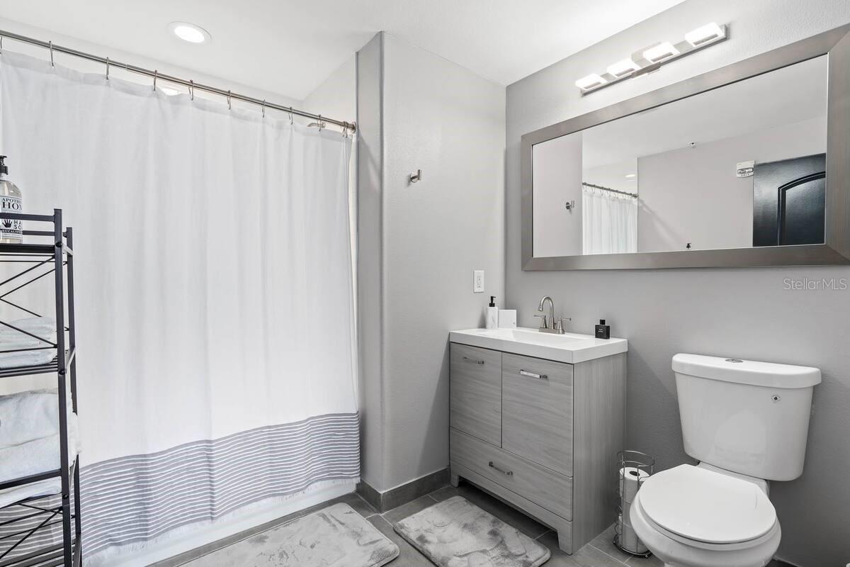 BLUE HERON BEACH RESIDENCE TOWER I - Residential