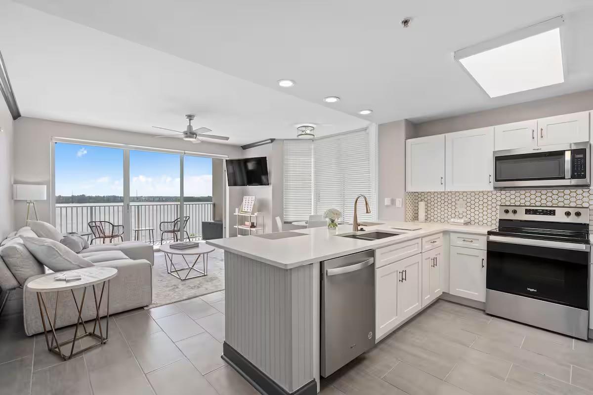 BLUE HERON BEACH RESIDENCE TOWER I - Residential