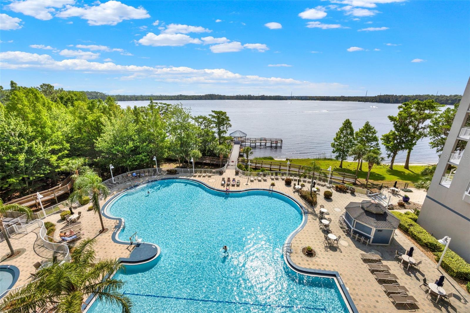 BLUE HERON BEACH RESIDENCE TOWER I - Residential
