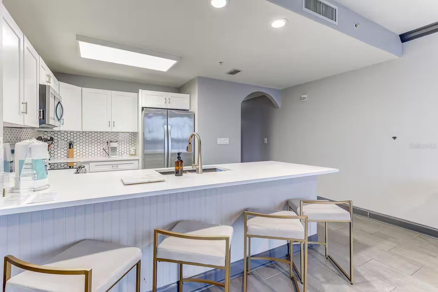 BLUE HERON BEACH RESIDENCE TOWER I - Residential