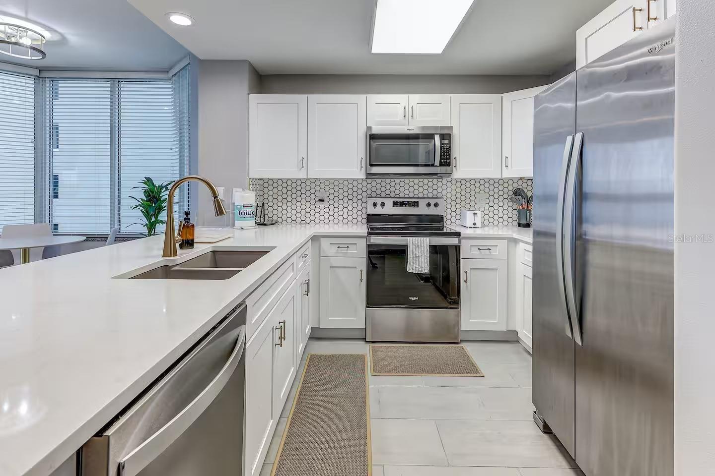 BLUE HERON BEACH RESIDENCE TOWER I - Residential