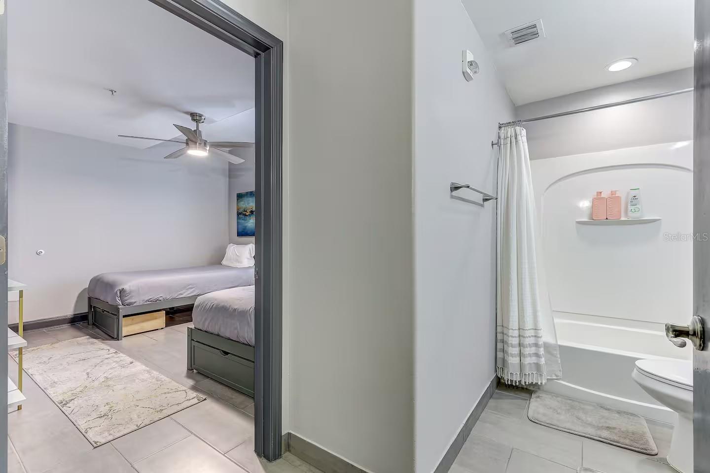 BLUE HERON BEACH RESIDENCE TOWER I - Residential