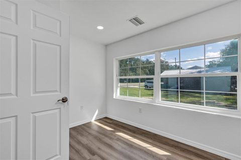 Tiny photo for 504 Stanley Avenue, Wildwood, FL 34785 (MLS # G5103412)