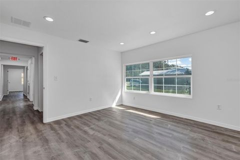 Tiny photo for 504 Stanley Avenue, Wildwood, FL 34785 (MLS # G5103412)