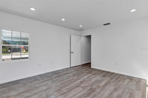 Tiny photo for 504 Stanley Avenue, Wildwood, FL 34785 (MLS # G5103412)