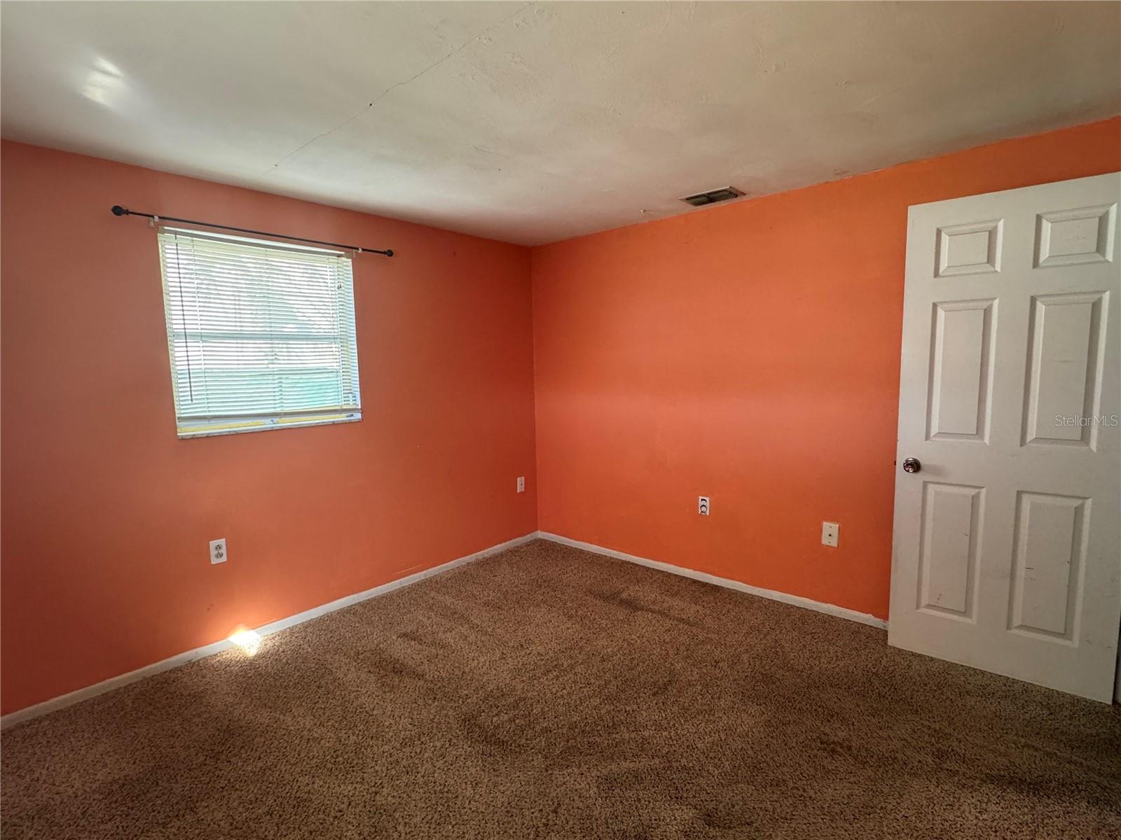 COUNTRY ESTATES - Residential