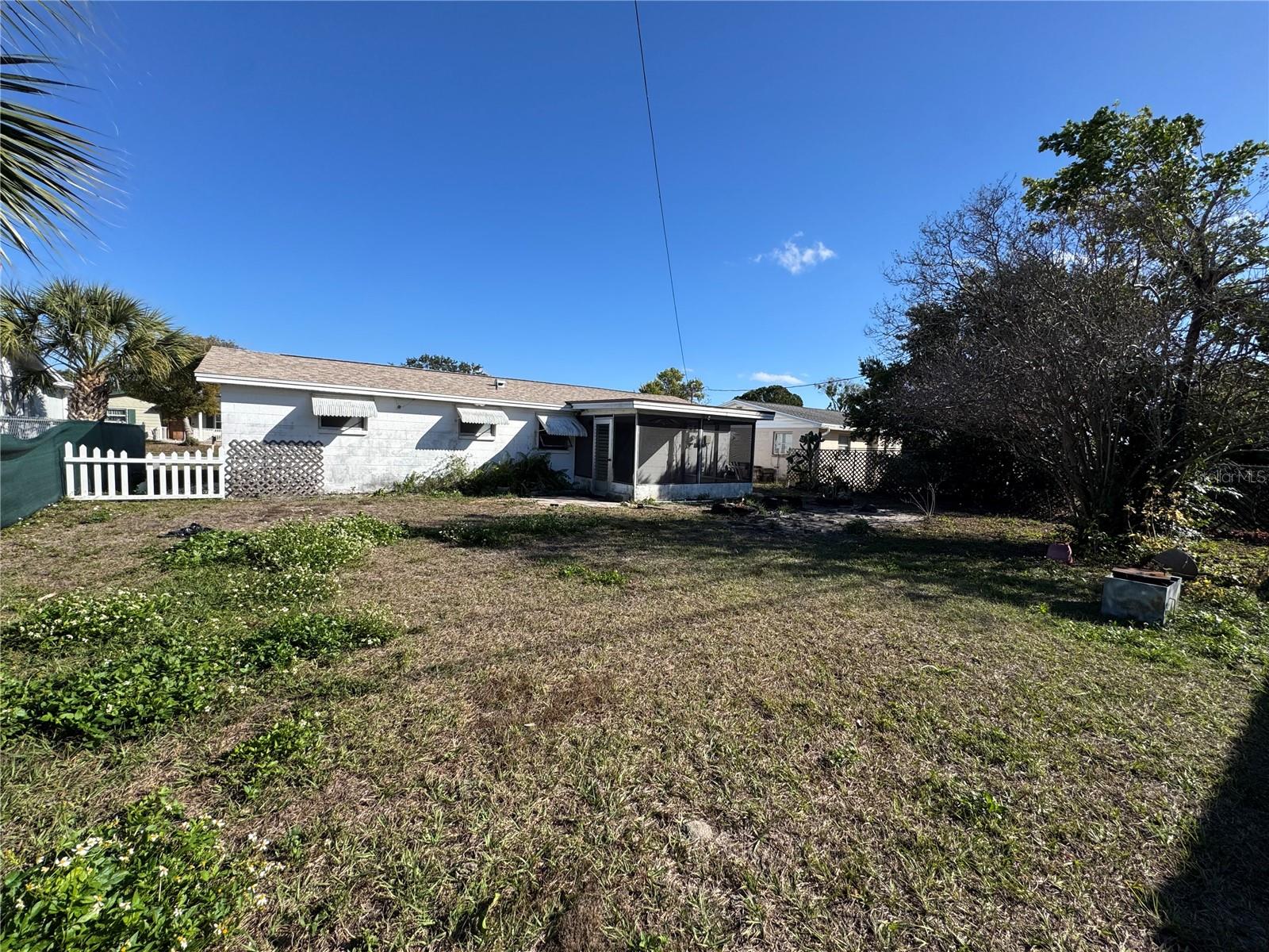 COUNTRY ESTATES - Residential