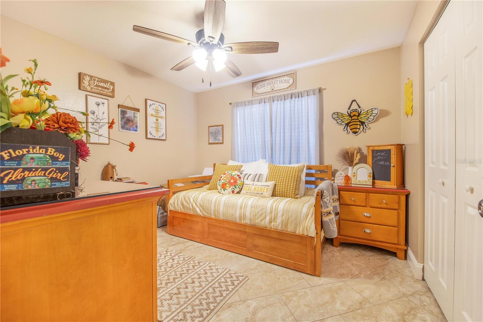 WALK IN WATER LAKE ESTATES PH 03 - Residential