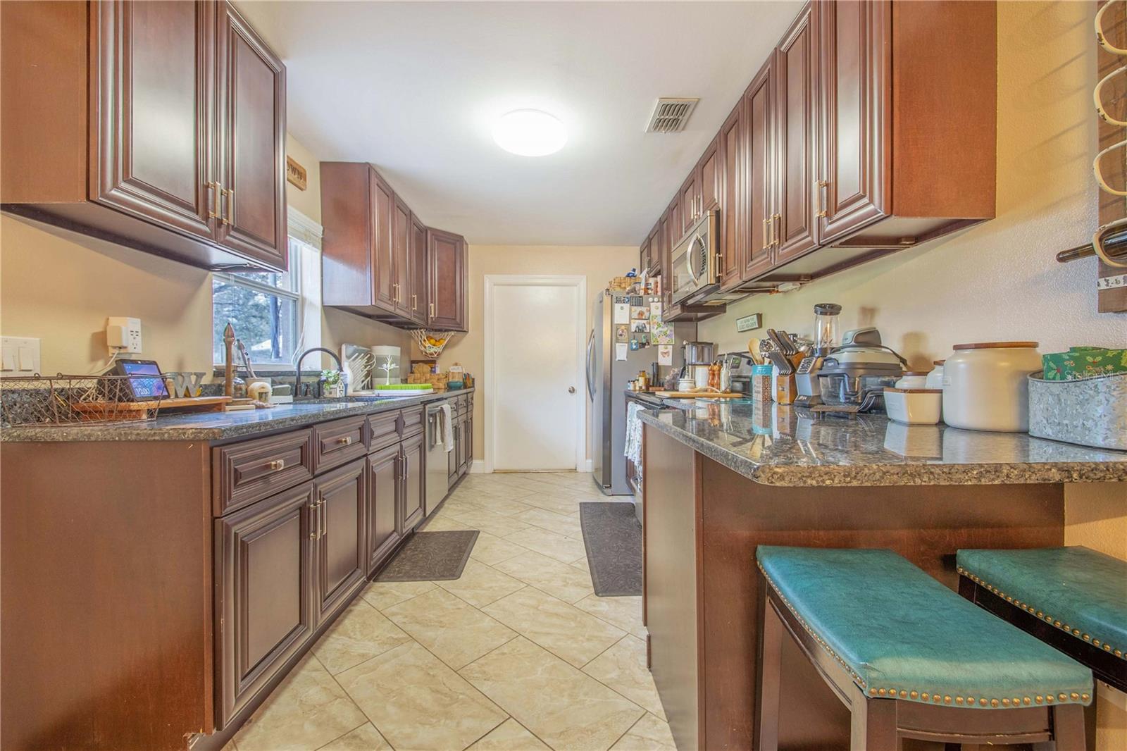 WALK IN WATER LAKE ESTATES PH 03 - Residential