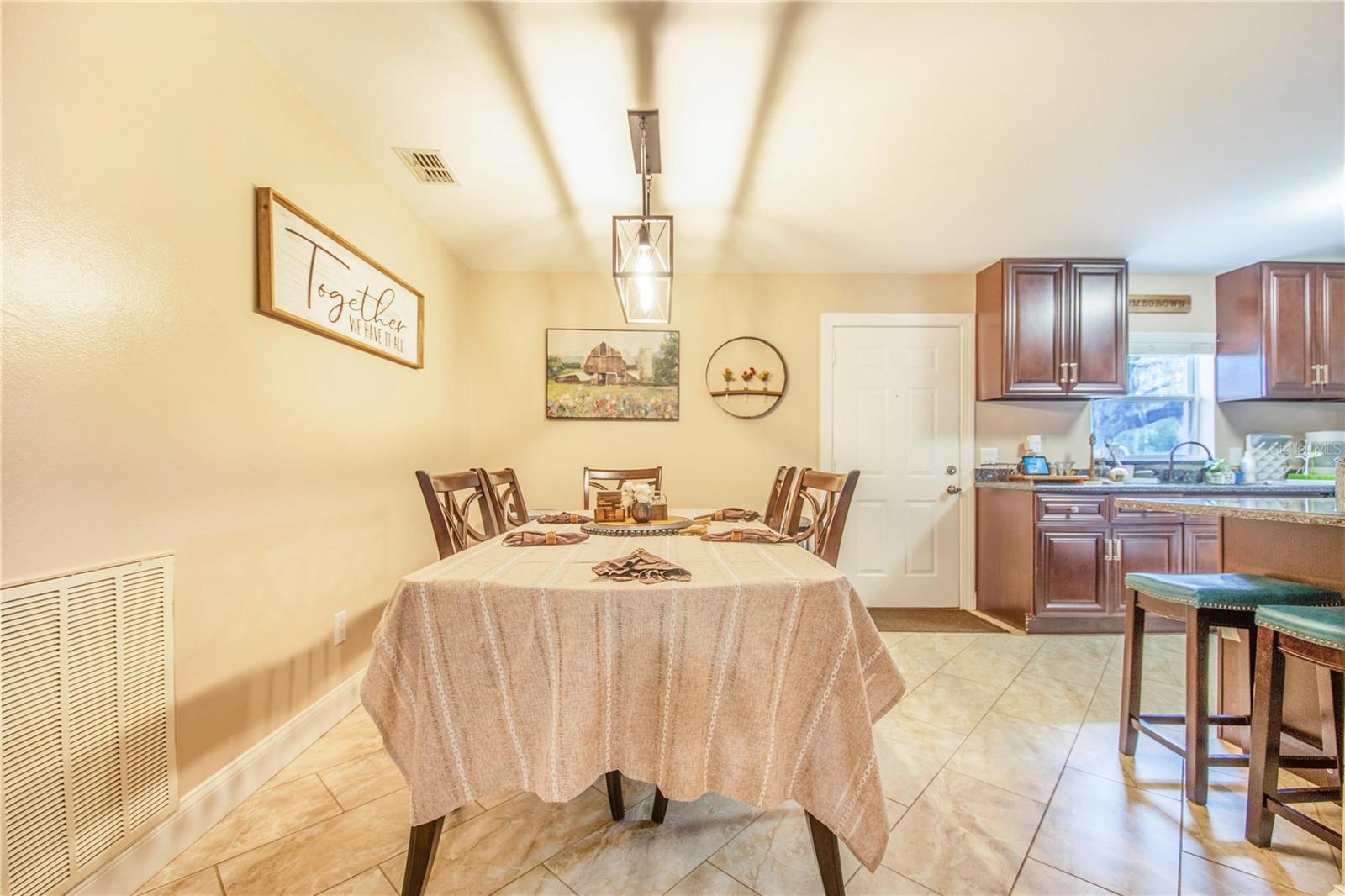 WALK IN WATER LAKE ESTATES PH 03 - Residential