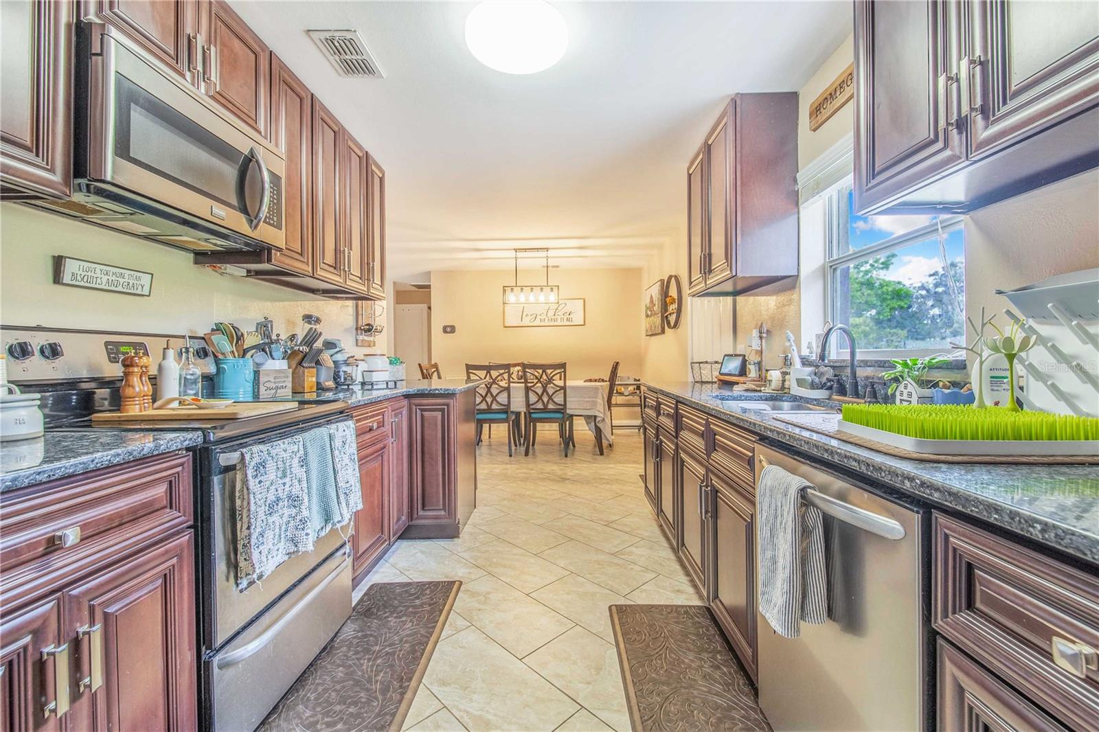 WALK IN WATER LAKE ESTATES PH 03 - Residential