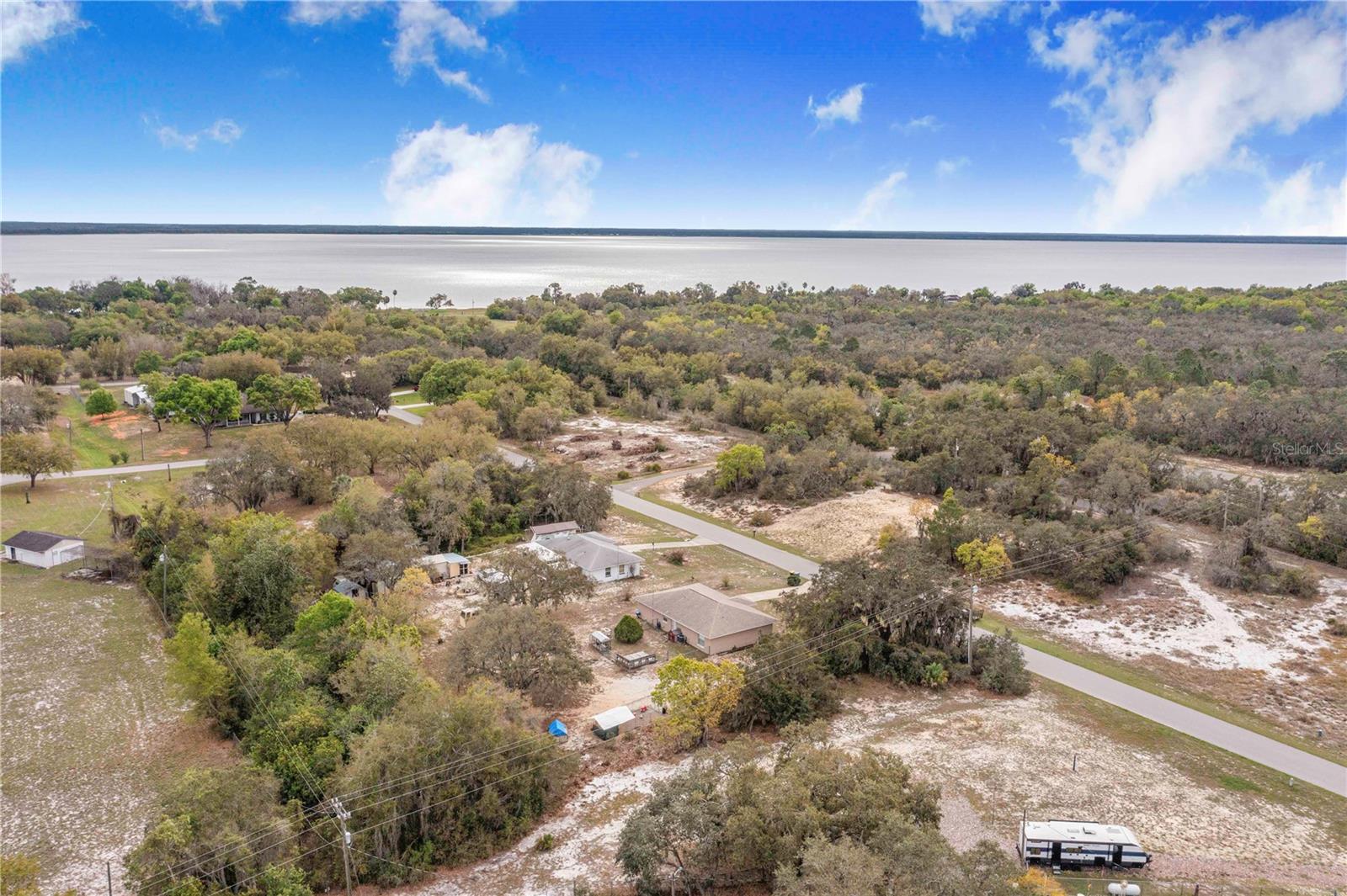 WALK IN WATER LAKE ESTATES PH 03 - Residential