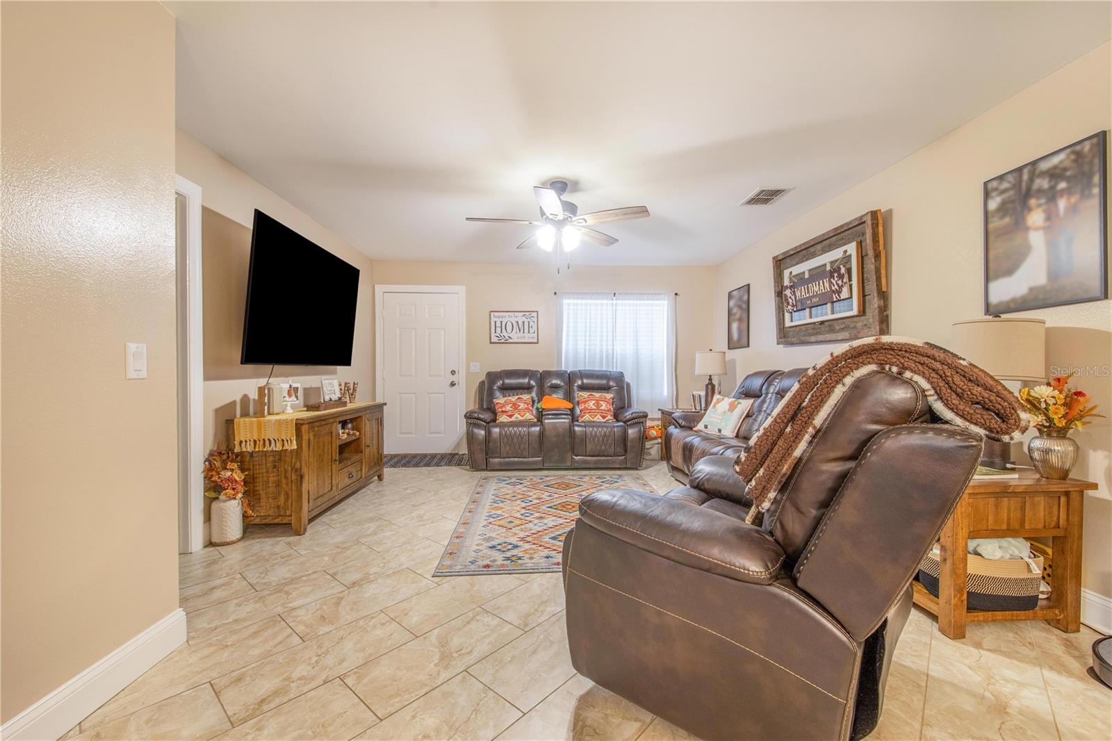 WALK IN WATER LAKE ESTATES PH 03 - Residential