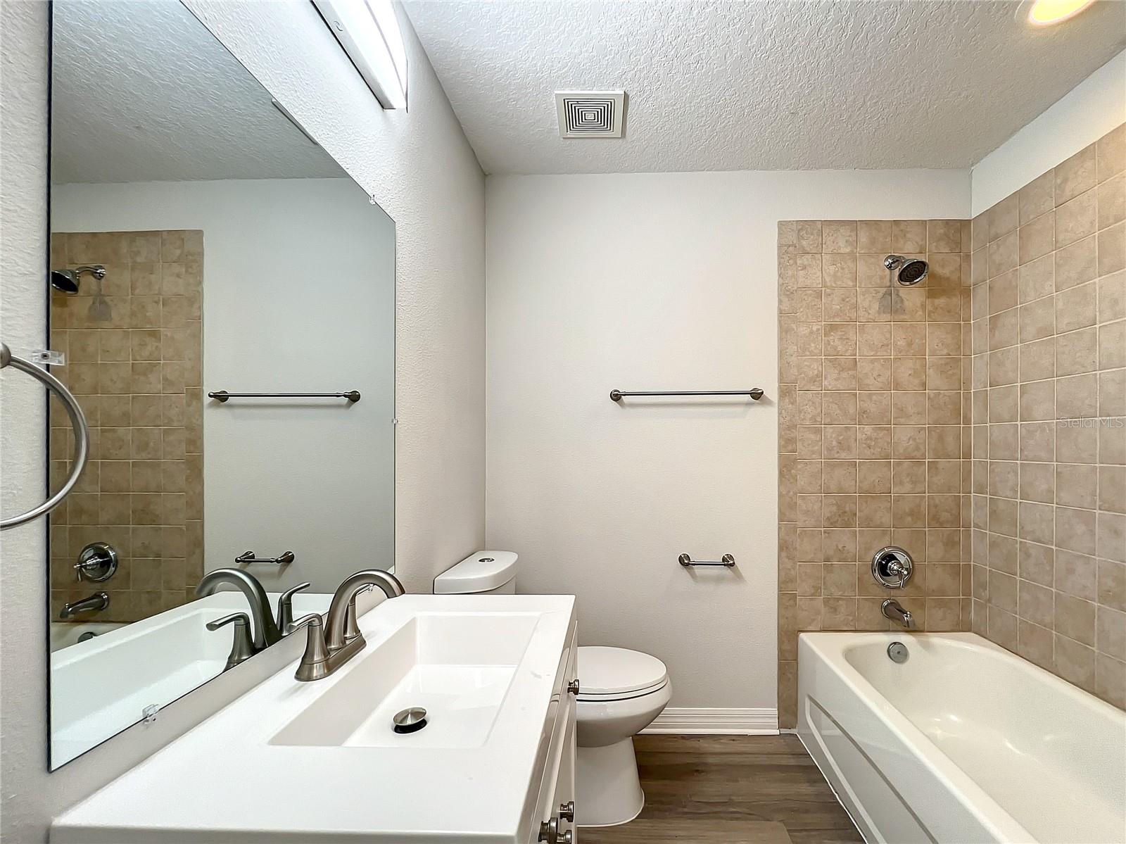 GOLDEN ACRES - Residential