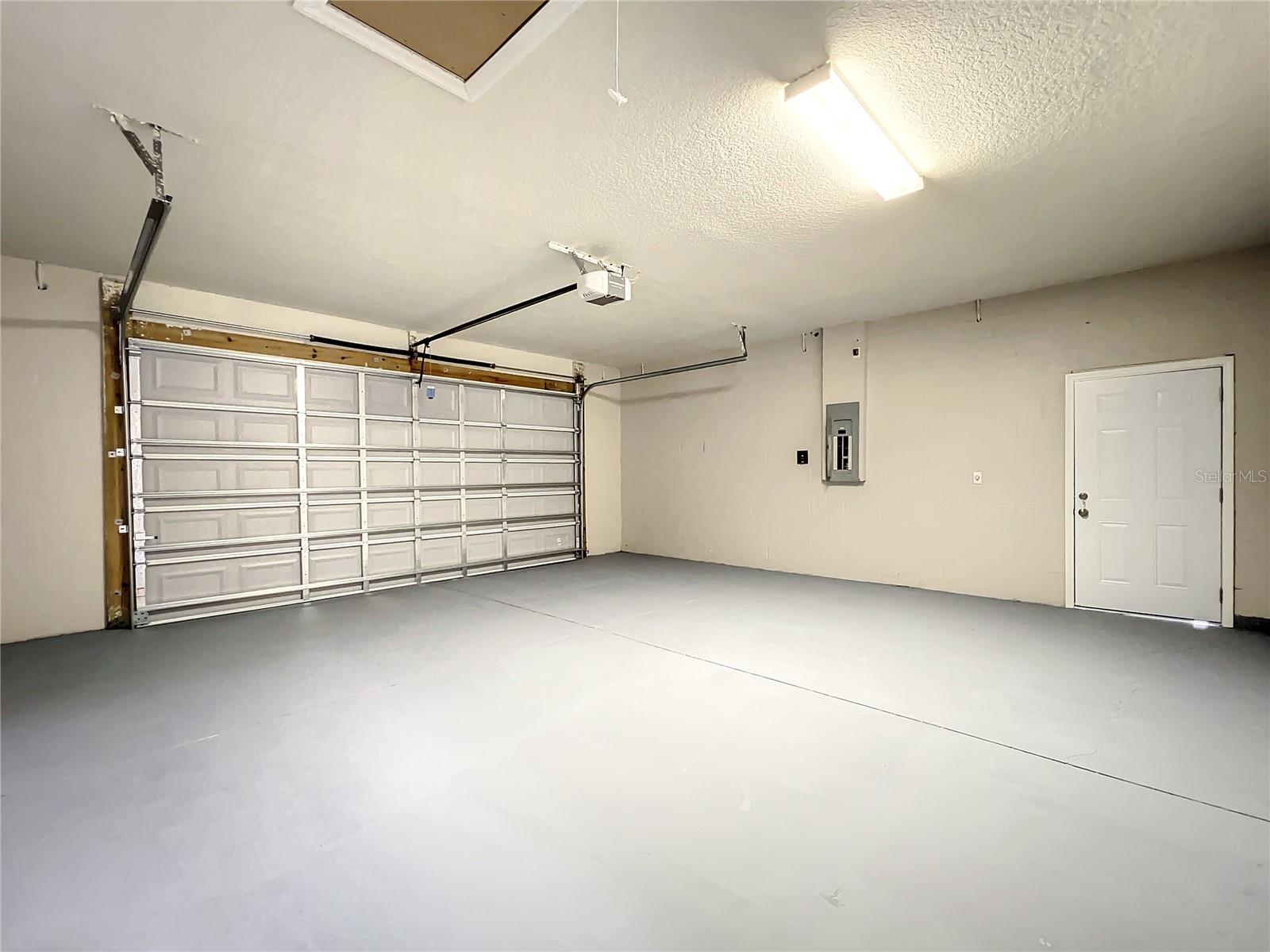 GOLDEN ACRES - Residential