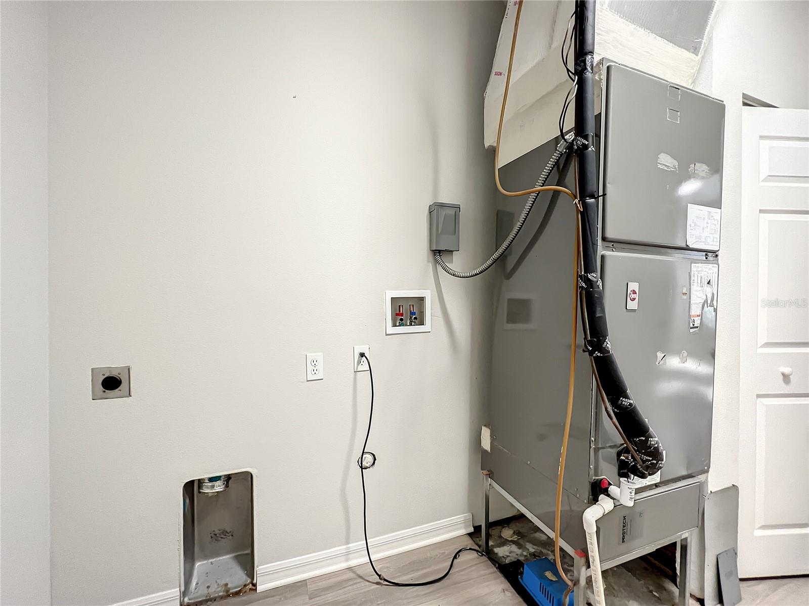 GOLDEN ACRES - Residential