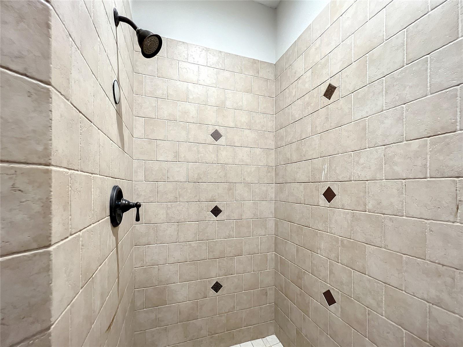 GOLDEN ACRES - Residential