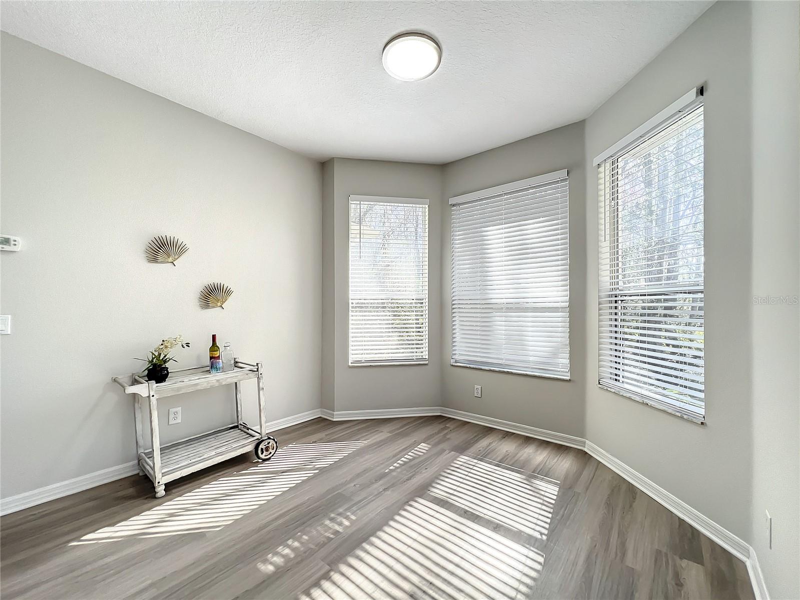 GOLDEN ACRES - Residential