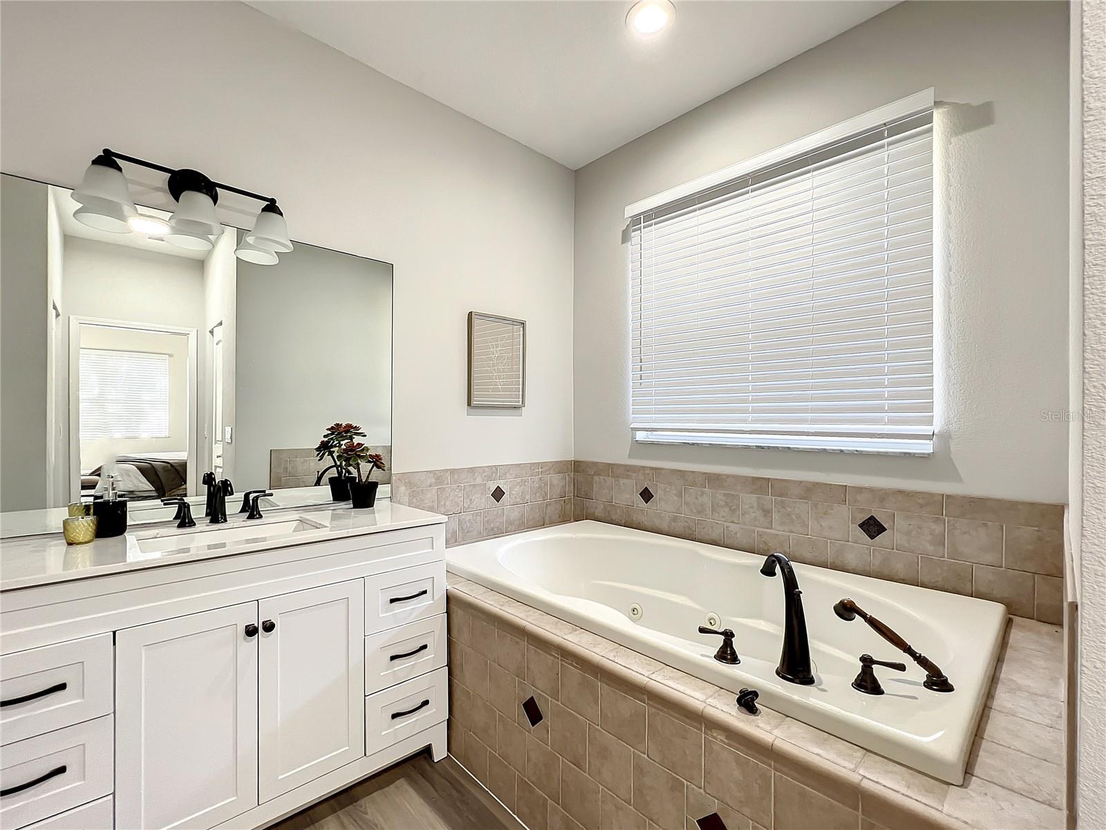 GOLDEN ACRES - Residential