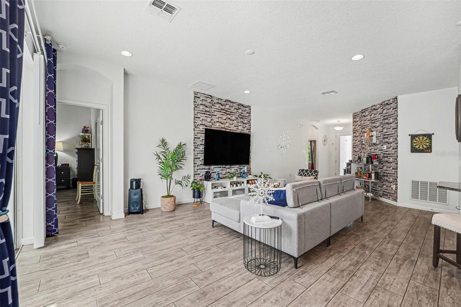 GOLDEN RIDGE HOA - Residential