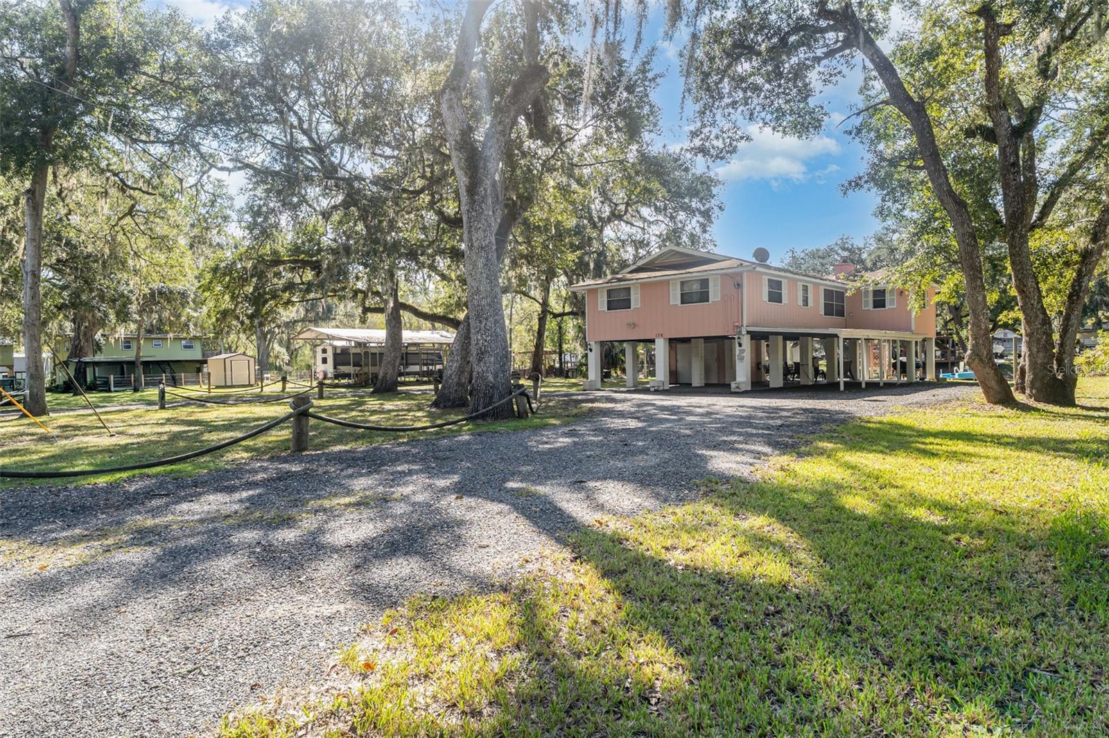 SUWANNEE RIV WONDERLAND - Residential