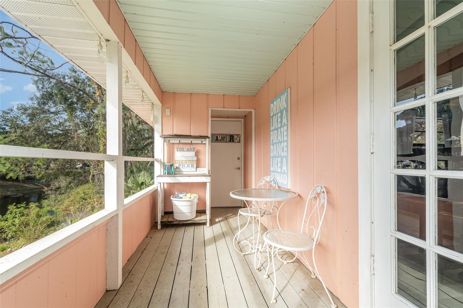 SUWANNEE RIV WONDERLAND - Residential