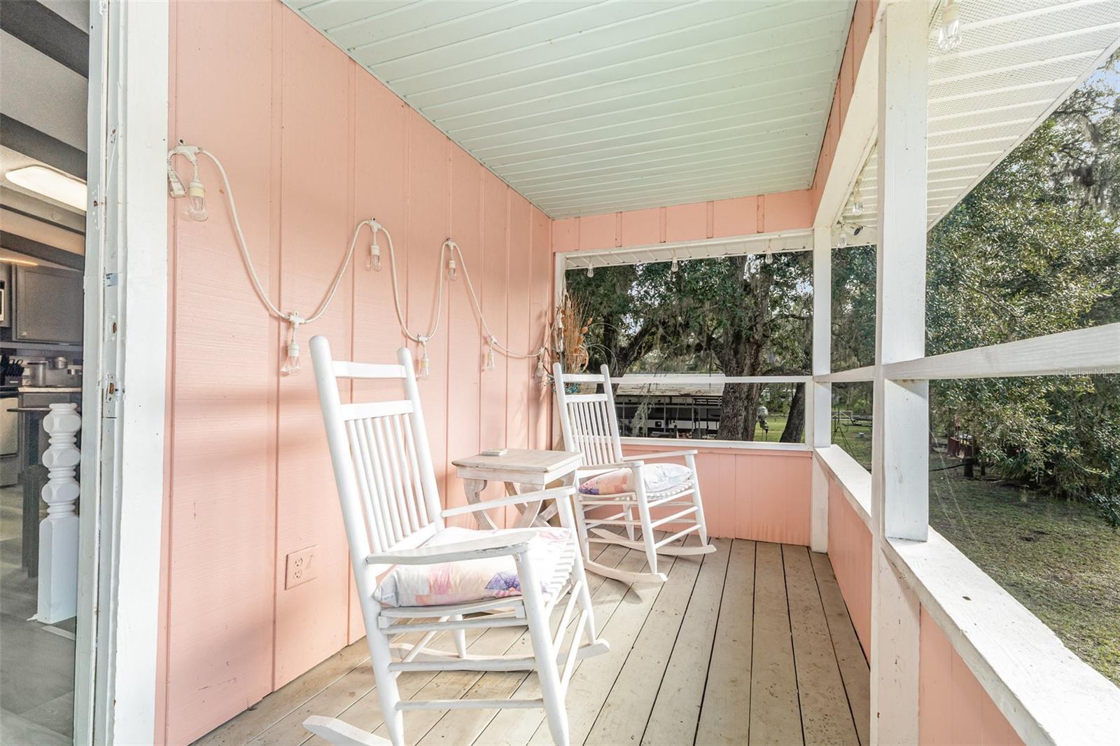 SUWANNEE RIV WONDERLAND - Residential