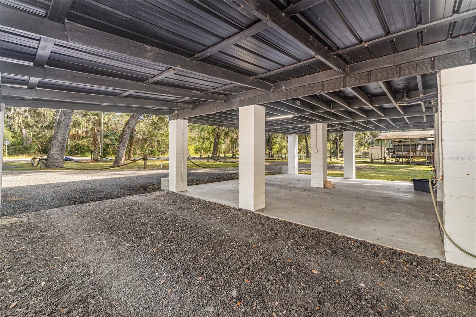 SUWANNEE RIV WONDERLAND - Residential