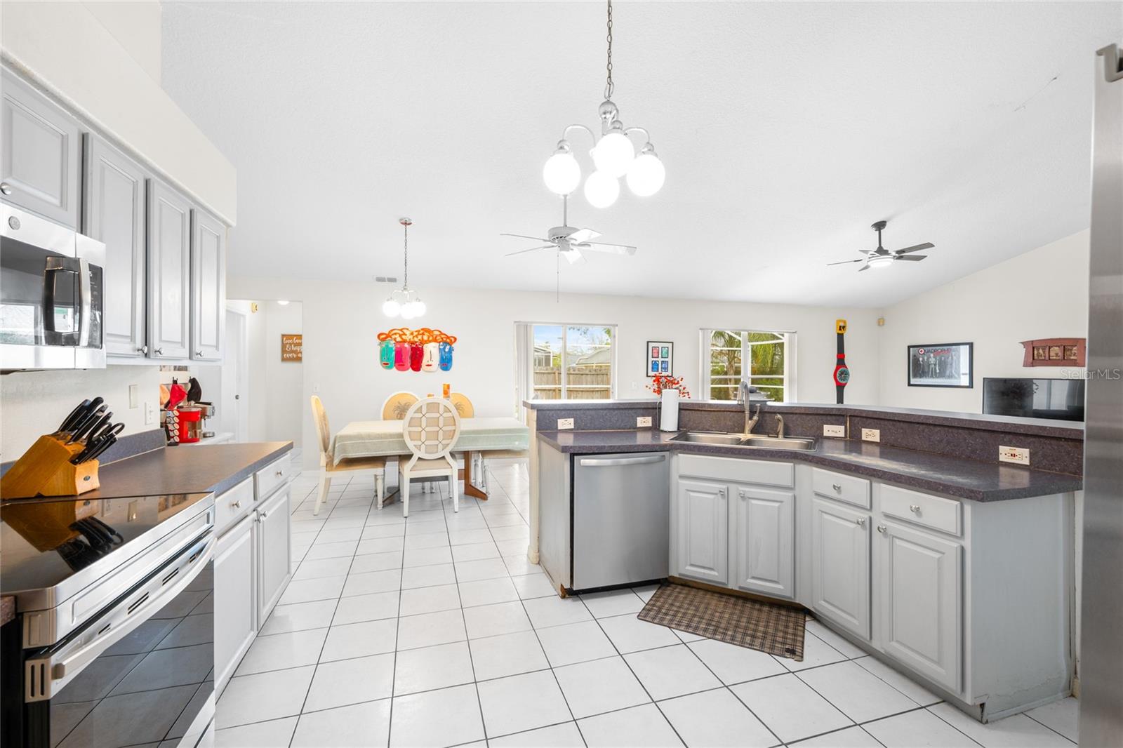 1839 QUEEN PALM DRIVE