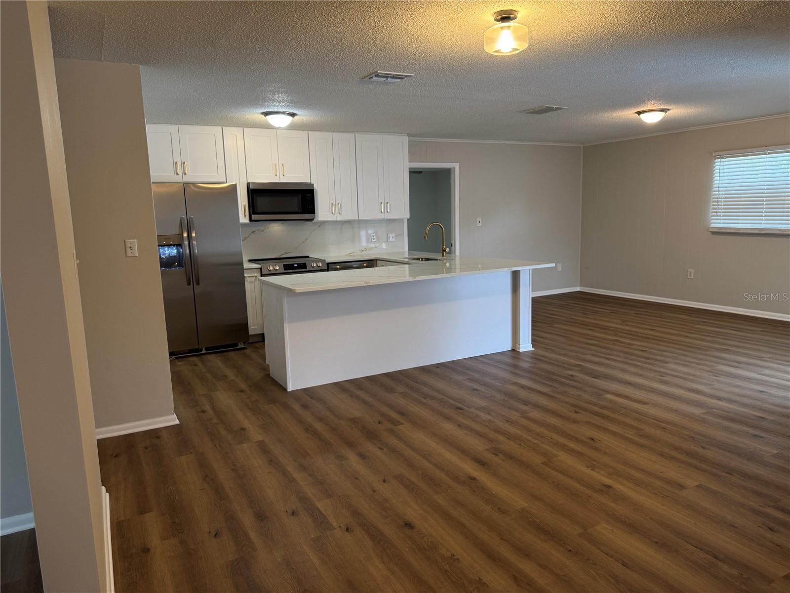 LAKE PARKER ESTATES - Residential Lease